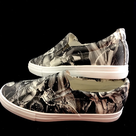 One-of-a-kind HYDROGRAPHIC seductive fairies - Picture 6 of 8